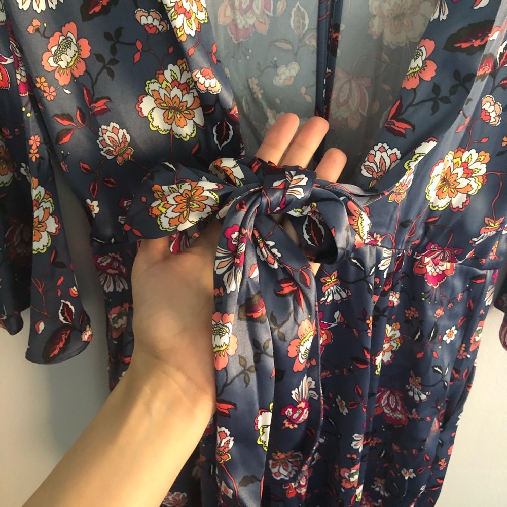 Victoria’s Secret Satin Open Back Floral Jumpsuit - Picture 6 of 8